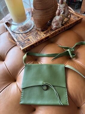 Handcrafted, leather pebbled finish Crossbody handbag